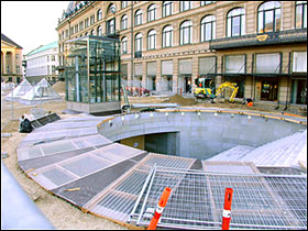 Metroanl&aelig;ggelse p&aring; Kgs. Nytorv i K&oslash;benhavn
Foto: Helge Bay, d. 28.03.02