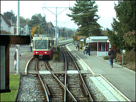 Krydsningsstation p&aring; Forchbahn, Z&uuml;rich, Schweiz
Foto: Helge Bay d. 09.10.02